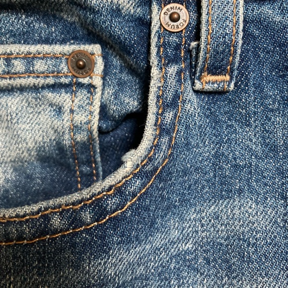 Aritzia Denim Forum Yoko high rise slim - size 25 - Picture 12 of 12